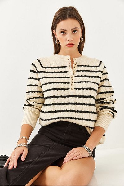 Bianco Lucci Women's Button Detailed Hair Braided Striped Sweater 85001008