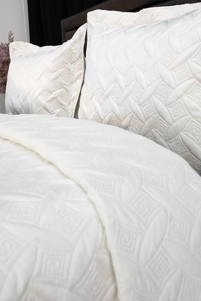FAVORA Queen Velvet Double Bedspread - Cream