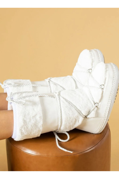 MUMMY CANDLE Beyaz Kürklü Suni Deri Detaylı Kadın Kar Çizmesi Moon Bot