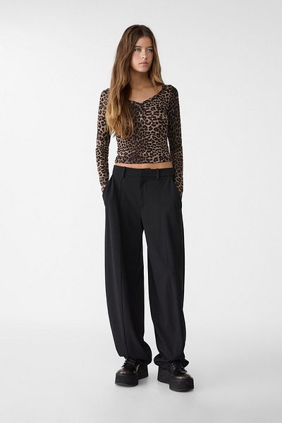 Stradivarius Leopard print V-neck T-shirt with buttons