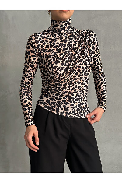 BEJNA Women's Gather Detailed Leopard Pattern Blouse