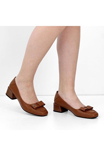 Celal Gültekin Kadın Taba Tokalı Kalın Topuklu Deri Klasik Ayakkabı