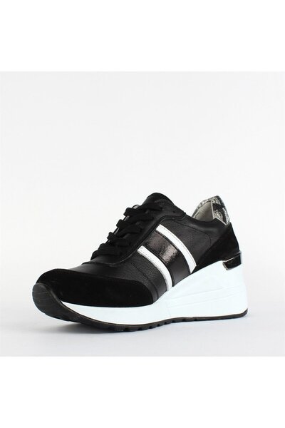Celal Gültekin Kadın Siyah Bağcıklı Kalın Tabanlı Deri Sneaker