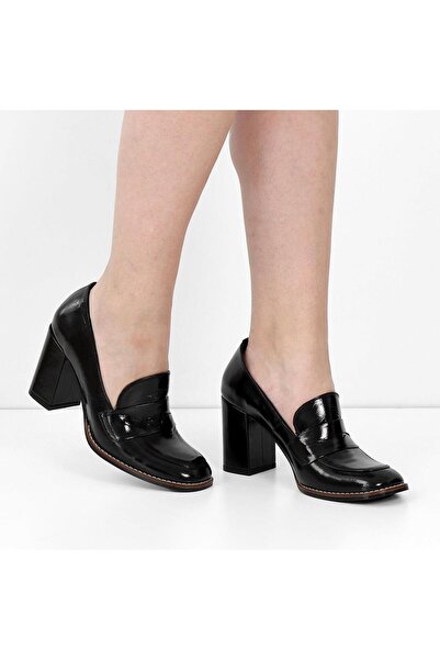 Celal Gültekin Kadın Siyah Kalın Topuklu Rugan Deri Klasik Ayakkabı