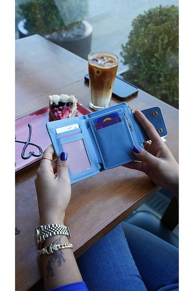 Lebina Milano Women's Wallet / Coin Compartment