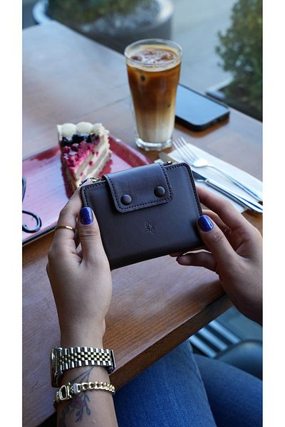 Lebina Milano Women's Wallet / Coin Compartment