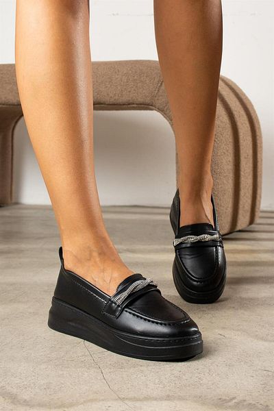 ShoeTek Дамски мокасини от черна кожа Ariana с камъни на верижка