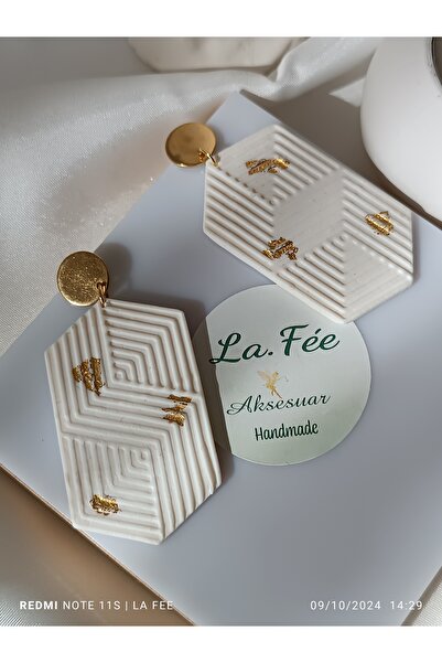 La fee aksesuar جهاز حلق من الفولاذ وتفاصيل ذهبية أقراط من طين البوليمر الأبيض