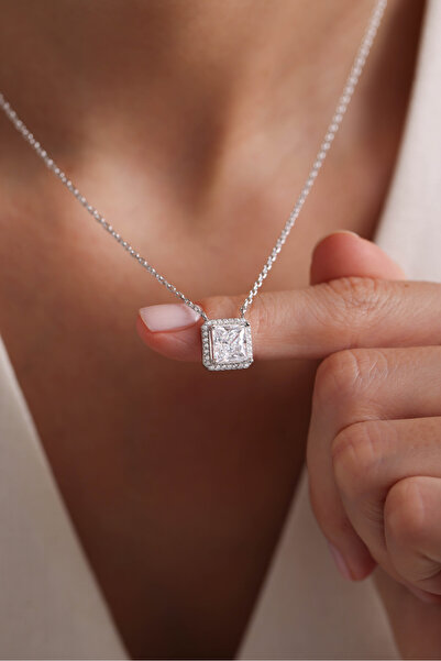 Nereze 925 Ayar Gümüş Rodyum Kaplama Beyaz Kare Tektaş Kolye