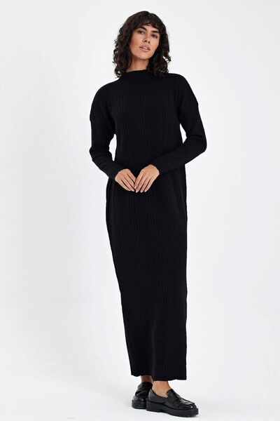 Hazinedan Γυναικείο μαύρο μακρύ πλεκτό φόρεμα χιαστί με μισό ζιβάγκο