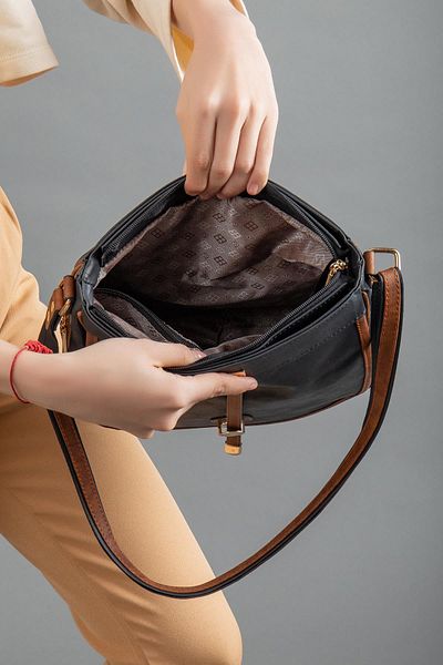 Dilimler Ayakkabı Skin 2 Compartment Covered Zippered Black Tan Women's Shoulder Bag