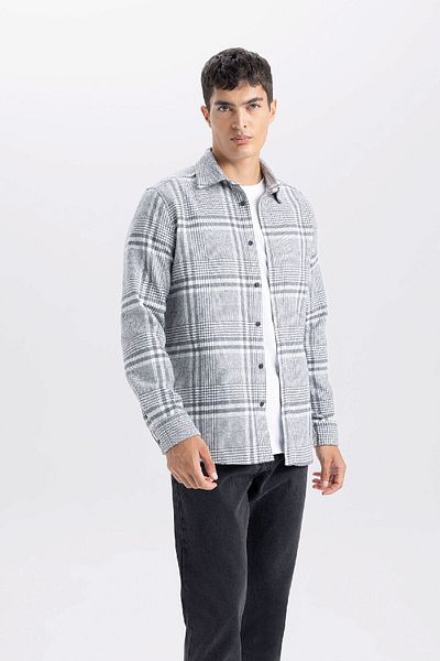 DeFacto Langarmshirt aus kariertem Flanell mit normaler Passform E0983ax24wn