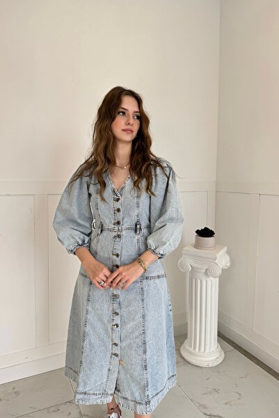 HELİS BUTİK Rochie de denim deschisă cu nasturi de lungime midi