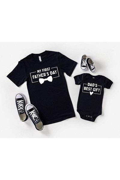 Tshirthane Μπλουζάκι Μπαμπάς Γιος Α’ FD Καλύτερο Δώρο Ζιβάνα Μπλουζάκι (Η τιμή αφορά μόνο ένα προϊόν. Για να δημιουργήσετε συνδυασμούς, προσθέστε 2 τεμάχια στο καλάθι.)