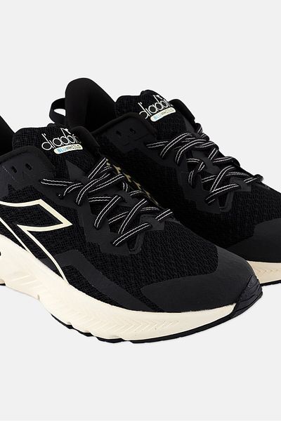 Diadora حذاء تدريب برباط للنساء، أسود