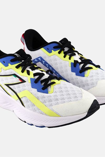 Diadora حذاء تدريب رجالي Mythos Blushield Volo 3 برباط، أبيض