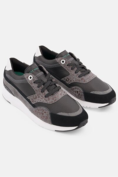 Cole Haan حذاء كاجوال برباط للنساء، رمادي