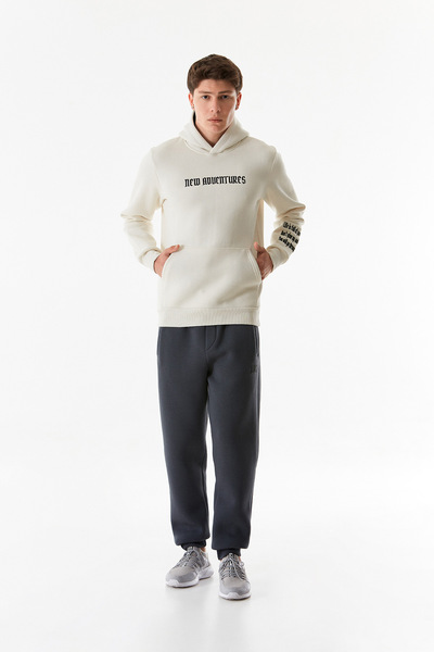 Fulla Moda Вишитий світшот з капюшоном та кишенями кенгуру з написом