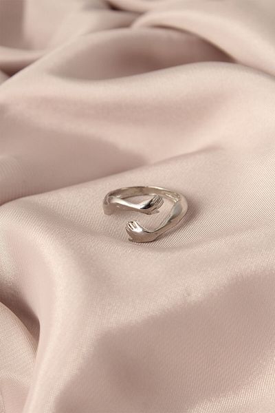 Skygo Silver Color Women's Ring with Hugging Hands - Adjustable Model Tj-Byk2135