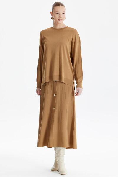 Tığ Triko Costum din raion cu fustă și nasturi CAMEL