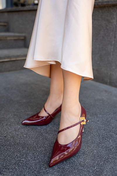 LAMİNTA Pantofi cu toc pentru femei Carina Burgundy Triangle Gold cu toc cu detaliu auriu
