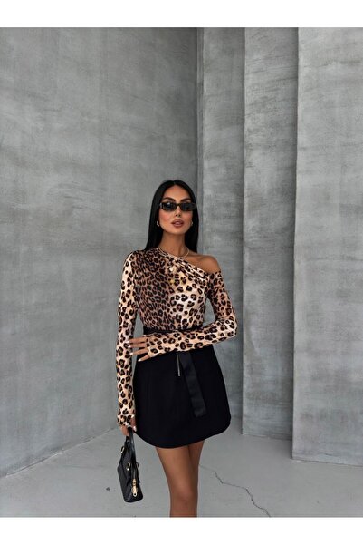 Genel Markalar Leopar Desenli Kayık Yaka Bluz