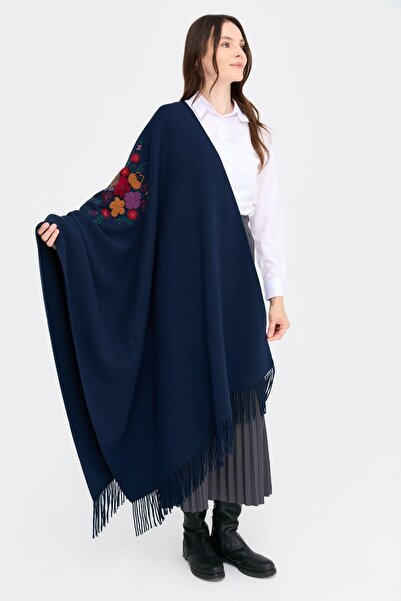 Desen Triko Жіночий шаль з синьою квітковою вишивкою