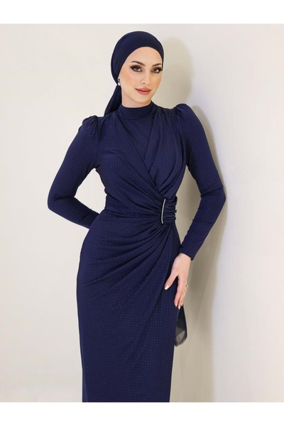 Hennin 24Y4787 ABİYE ELBİSE KALEM ÖNÜ DRAPELİ BEL TAŞ DETAYLI LACI