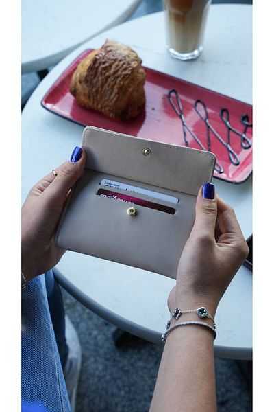 Crew Leather Lisbon Women's Wallet - Cover Detailed