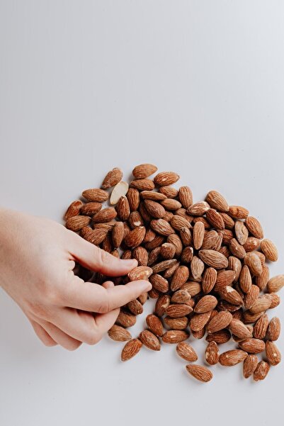 Kaptan`ın Ceviz Çiftliği Yerli Nurlu Badem Çiğ Badem Içi 500 G - Analizli