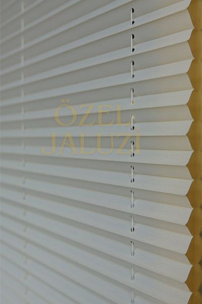 Özel Jaluzi White Glass Balcony and Office Plisse Curtain(Plain001)
