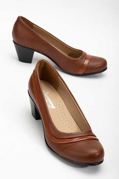 Dilimler Ayakkabı Tan Women's Daily Classic Heeled Shoes - Patent Leather and Skin Ready Sole