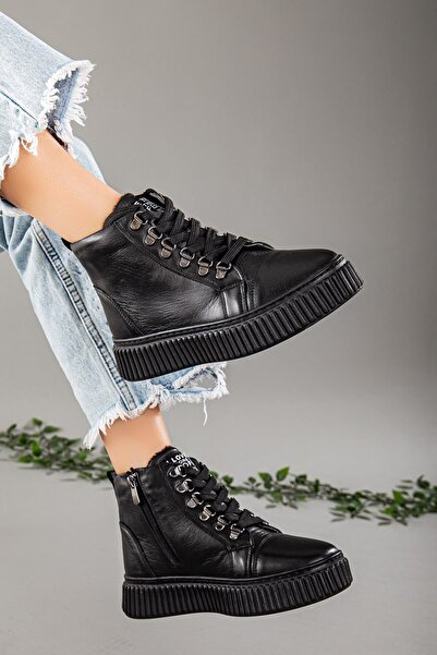 Dilimler Ayakkabı Γυναικείες μπότες από γνήσιο δέρμα με χοντρή σόλα με κορδόνια μαύρες