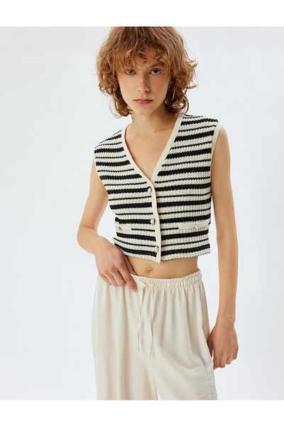 Koton Color Blocked V-neck Crop Knitwear Cardigan - Slim Fit with Pearl Buttons