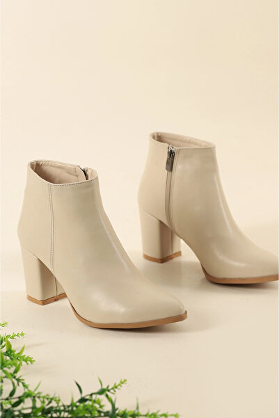 Tamdabu Ayakkabı BEJ CİLT SİVRİ BURUN 8 CM KALIN TOPUKLU ŞIK GÜNLÜK KADIN BOT TMD202473