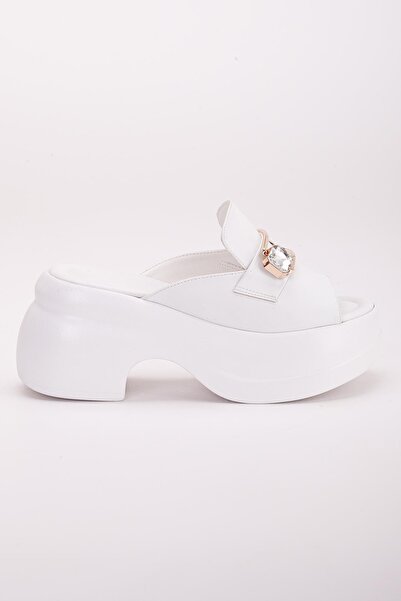 Dilimler Ayakkabı Γυναικείες παντόφλες με λευκή πόρπη με πέτρα με σφήνα τακούνι - Σόλα πλατφόρμας