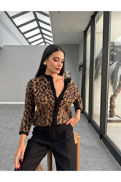 DAMGA Collection Мека трикотажна жилетка с леопардови шарки