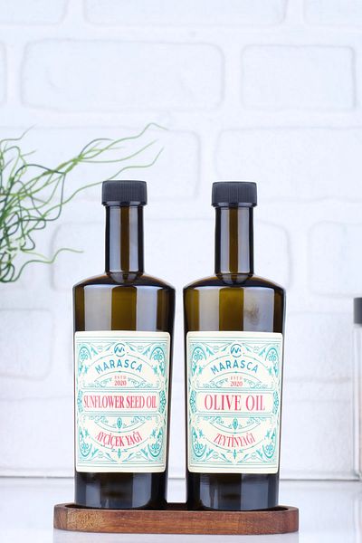 EA Home Concept 2-Piece Cara Olive Oil and Sunflower Oil Bottle with Wooden Stand - 750 ml Non-Drip Glass Sauce Bottle