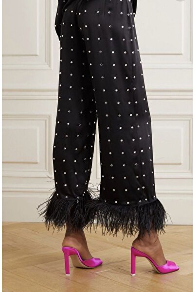 Âlâ Atelier 1 Metre Çıtçıtlı Deve Kuşu Tüyü Siyah