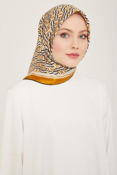 Armine Eșarfă de mătase Sura cu model geometric muștar 9149-04