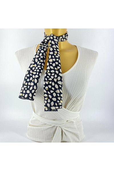 Tedz Collection PAREDORA Leaves Black White Short Scarf