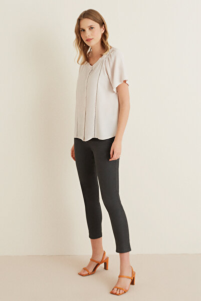 Naramaxx Omuzları Lastikli Şerit Aksesurlı Bluz Modeli