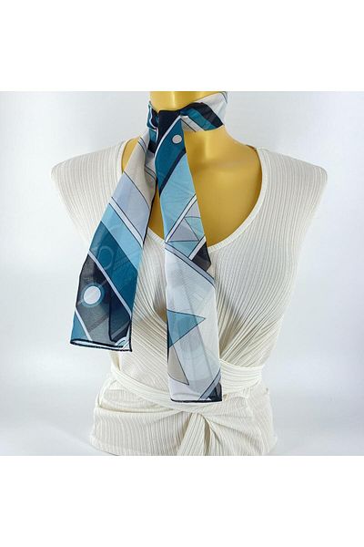 Tedz Collection وشاح قصير منقوش باللون الأزرق الكريمي من PAREDORA