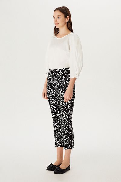 Naramaxx Ankle Length Narrow Form Trousers