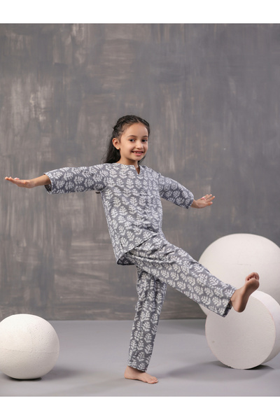 Sanskrutihomes By Styli Floral Print Top & Pyjama Set