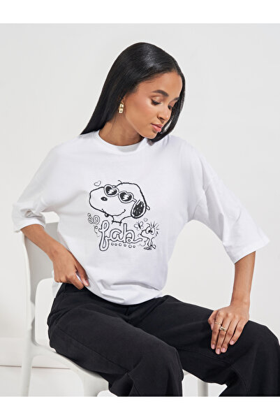 Styli Oversized Peanuts Fab Graphic T-Shirt with Dropped Shoulder