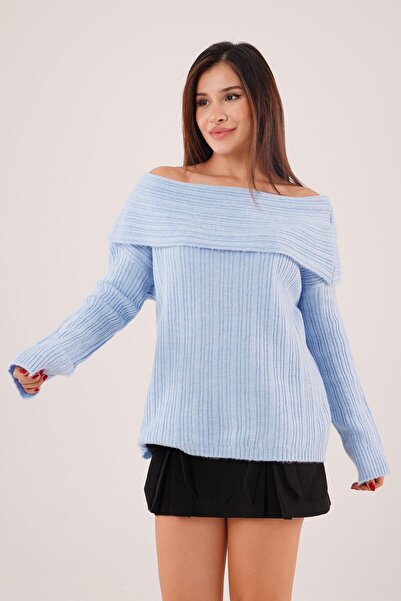 Hipo Trend Pulover tricotat albastru bebeluș cu guler Madonna decoltat pe umăr