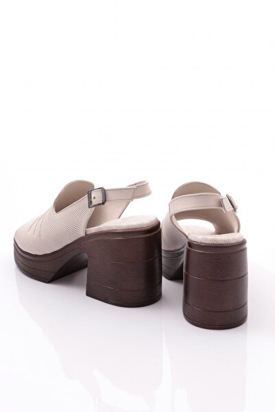 DGN Kadın Yandan Bağlamalı Sandalet Buz 663222