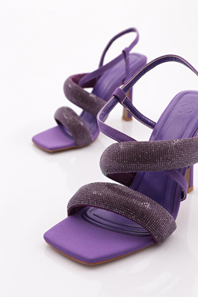 DGN Kadın Kalın Sıralı Ve Çapraz Bantlı Silver Taşlı Topuklu Ayakkabı Mor Saten 314333210