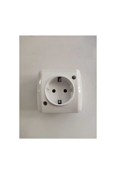 Tenda Alsu Surface Mounted White Grounded Socket Elbi